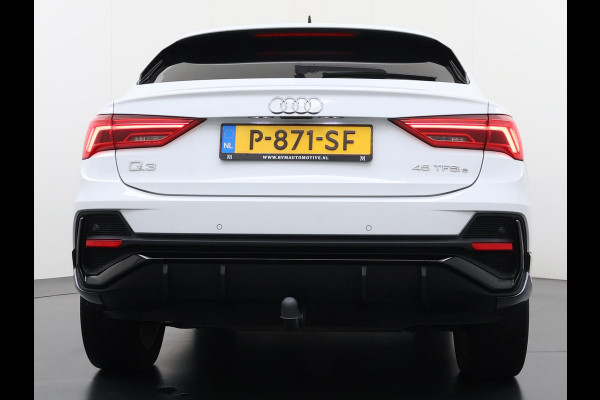 Audi Q3 Sportback 45 TFSI e S Edition VAN: €36.900,- VOOR: €31.877,- UW EINDEJAARSVOORDEEL: €5.023,- | PLUG IN HYBRIDE||2x S-LINE BINNEN + BUITEN| ADAPTIVE CRUISE| DODE HOEK | ELEK. TREKHAAK| DIG. DASH|