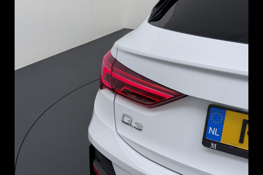 Audi Q3 Sportback 45 TFSI e S Edition VAN: €36.900,- VOOR: €31.877,- UW EINDEJAARSVOORDEEL: €5.023,- | PLUG IN HYBRIDE||2x S-LINE BINNEN + BUITEN| ADAPTIVE CRUISE| DODE HOEK | ELEK. TREKHAAK| DIG. DASH|
