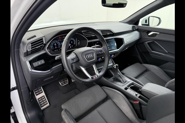 Audi Q3 Sportback 45 TFSI e S Edition VAN: €36.900,- VOOR: €31.877,- UW EINDEJAARSVOORDEEL: €5.023,- | PLUG IN HYBRIDE||2x S-LINE BINNEN + BUITEN| ADAPTIVE CRUISE| DODE HOEK | ELEK. TREKHAAK| DIG. DASH|