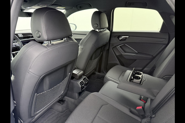 Audi Q3 Sportback 45 TFSI e S Edition VAN: €36.900,- VOOR: €31.877,- UW EINDEJAARSVOORDEEL: €5.023,- | PLUG IN HYBRIDE||2x S-LINE BINNEN + BUITEN| ADAPTIVE CRUISE| DODE HOEK | ELEK. TREKHAAK| DIG. DASH|