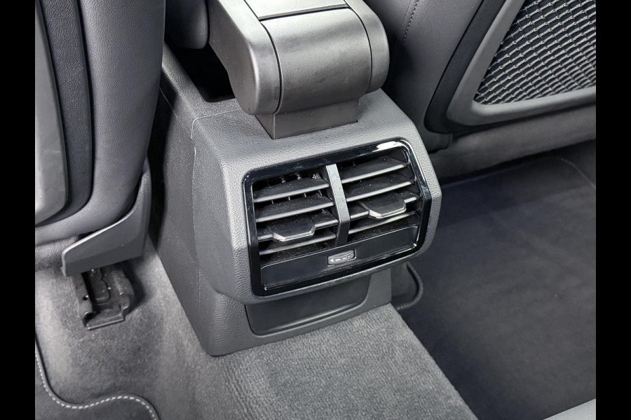 Audi Q3 Sportback 45 TFSI e S Edition VAN: €36.900,- VOOR: €31.877,- UW EINDEJAARSVOORDEEL: €5.023,- | PLUG IN HYBRIDE||2x S-LINE BINNEN + BUITEN| ADAPTIVE CRUISE| DODE HOEK | ELEK. TREKHAAK| DIG. DASH|