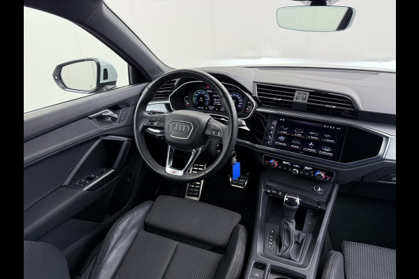 Audi Q3 Sportback 45 TFSI e S Edition VAN: €36.900,- VOOR: €31.877,- UW EINDEJAARSVOORDEEL: €5.023,- | PLUG IN HYBRIDE||2x S-LINE BINNEN + BUITEN| ADAPTIVE CRUISE| DODE HOEK | ELEK. TREKHAAK| DIG. DASH|
