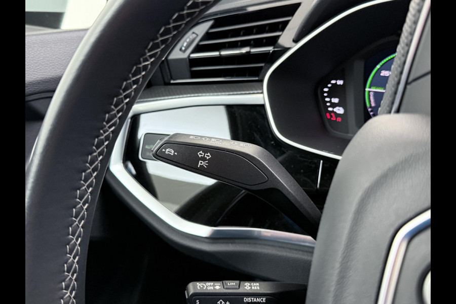 Audi Q3 Sportback 45 TFSI e S Edition VAN: €36.900,- VOOR: €31.877,- UW EINDEJAARSVOORDEEL: €5.023,- | PLUG IN HYBRIDE||2x S-LINE BINNEN + BUITEN| ADAPTIVE CRUISE| DODE HOEK | ELEK. TREKHAAK| DIG. DASH|