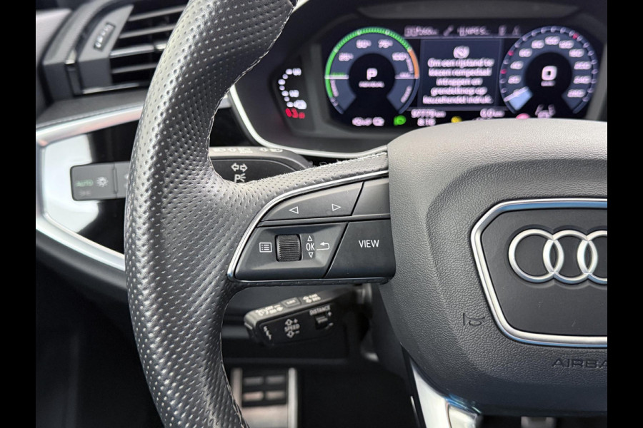 Audi Q3 Sportback 45 TFSI e S Edition VAN: €36.900,- VOOR: €31.877,- UW EINDEJAARSVOORDEEL: €5.023,- | PLUG IN HYBRIDE||2x S-LINE BINNEN + BUITEN| ADAPTIVE CRUISE| DODE HOEK | ELEK. TREKHAAK| DIG. DASH|