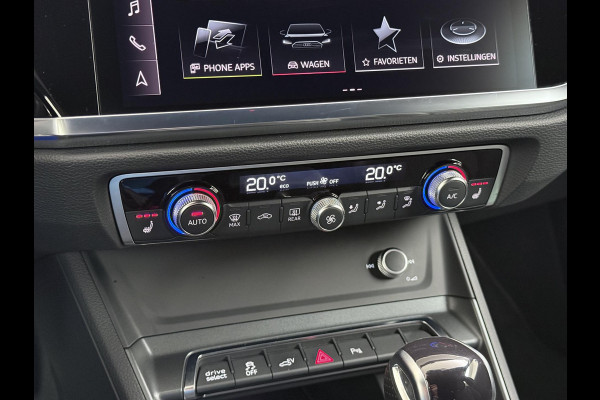 Audi Q3 Sportback 45 TFSI e S Edition VAN: €36.900,- VOOR: €31.877,- UW EINDEJAARSVOORDEEL: €5.023,- | PLUG IN HYBRIDE||2x S-LINE BINNEN + BUITEN| ADAPTIVE CRUISE| DODE HOEK | ELEK. TREKHAAK| DIG. DASH|