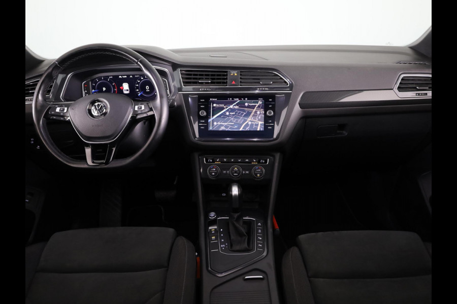 Volkswagen Tiguan Allspace 1.5 TSI Highline Business R 7p. 150PK | Panoramadak | Wegklapbare trekhaak | Stoelverwarming | Camera | Navigatie