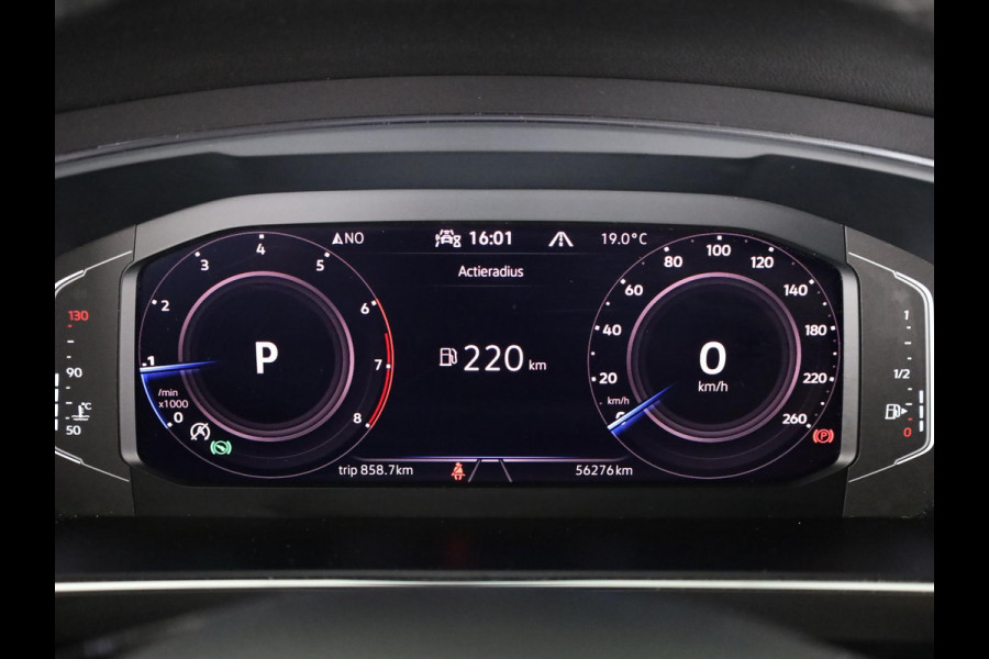 Volkswagen Tiguan Allspace 1.5 TSI Highline Business R 7p. 150PK | Panoramadak | Wegklapbare trekhaak | Stoelverwarming | Camera | Navigatie