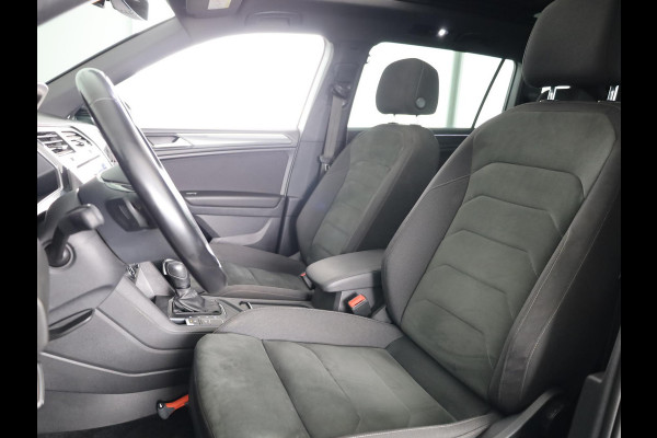 Volkswagen Tiguan Allspace 1.5 TSI Highline Business R 7p. 150PK | Panoramadak | Wegklapbare trekhaak | Stoelverwarming | Camera | Navigatie