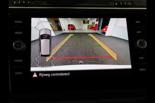 Volkswagen Tiguan Allspace 1.5 TSI Highline Business R 7p. 150PK | Panoramadak | Wegklapbare trekhaak | Stoelverwarming | Camera | Navigatie