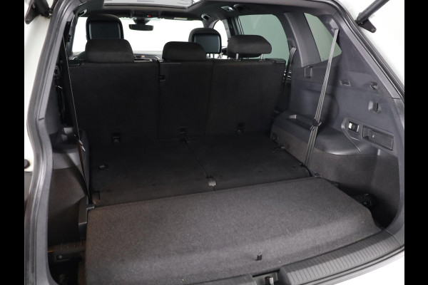 Volkswagen Tiguan Allspace 1.5 TSI Highline Business R 7p. 150PK | Panoramadak | Wegklapbare trekhaak | Stoelverwarming | Camera | Navigatie