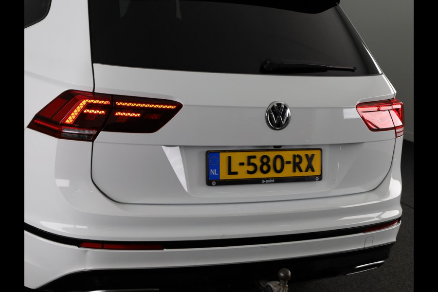 Volkswagen Tiguan Allspace 1.5 TSI Highline Business R 7p. 150PK | Panoramadak | Wegklapbare trekhaak | Stoelverwarming | Camera | Navigatie