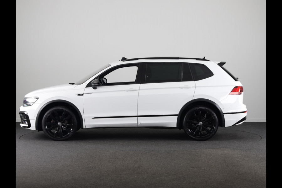 Volkswagen Tiguan Allspace 1.5 TSI Highline Business R 7p. 150PK | Panoramadak | Wegklapbare trekhaak | Stoelverwarming | Camera | Navigatie
