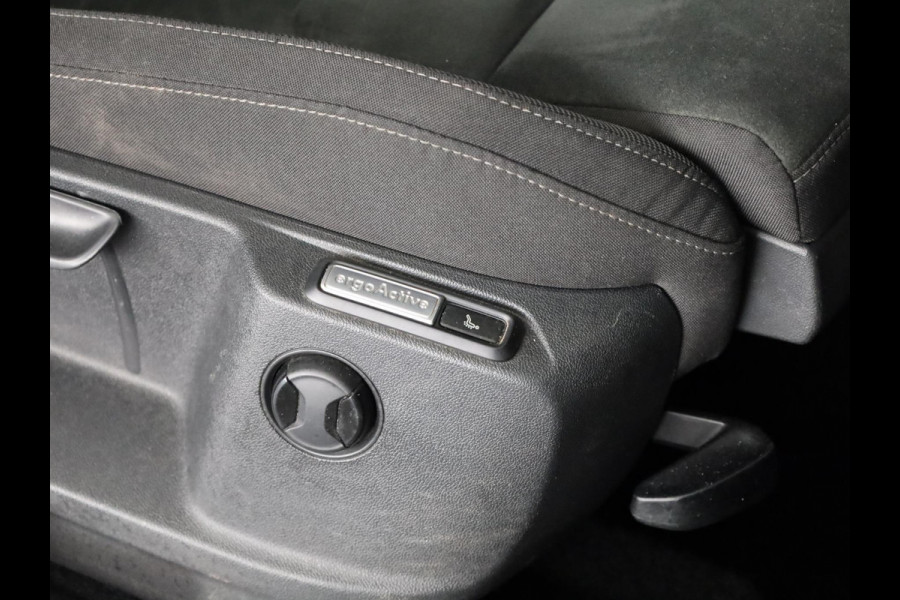 Volkswagen Tiguan Allspace 1.5 TSI Highline Business R 7p. 150PK | Panoramadak | Wegklapbare trekhaak | Stoelverwarming | Camera | Navigatie