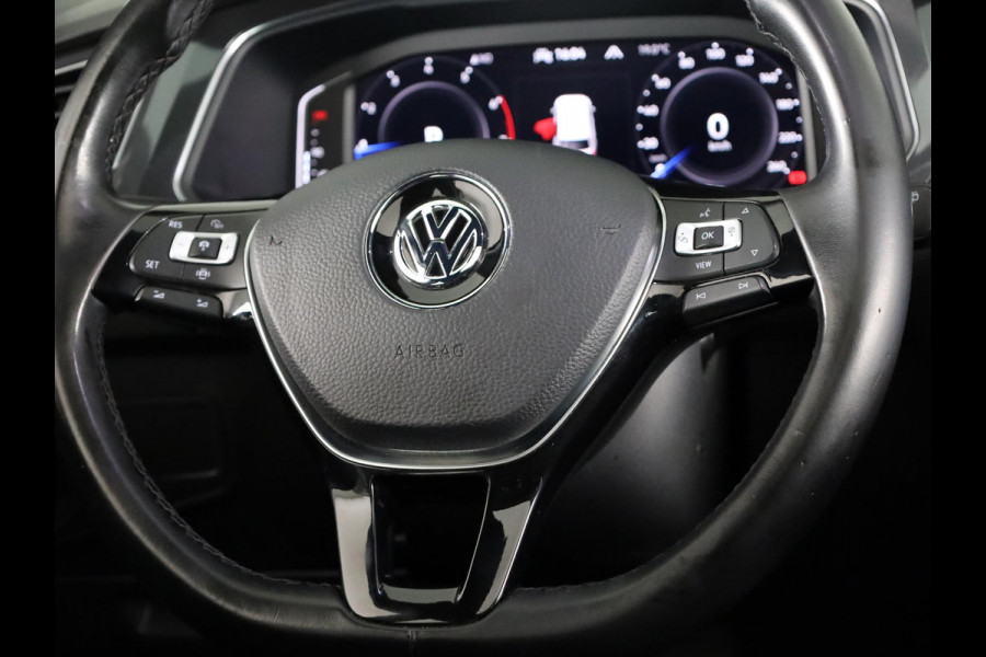 Volkswagen Tiguan Allspace 1.5 TSI Highline Business R 7p. 150PK | Panoramadak | Wegklapbare trekhaak | Stoelverwarming | Camera | Navigatie
