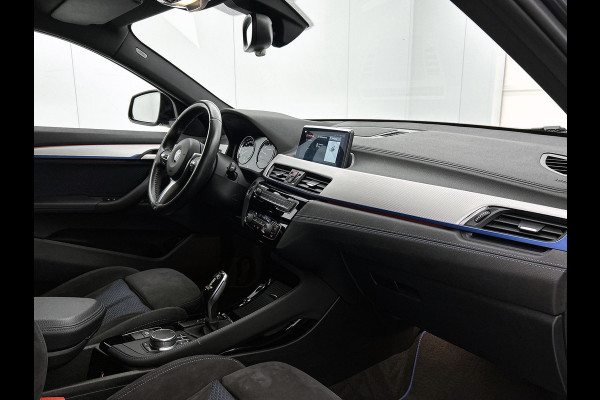 BMW X2 SDrive20i High Executive M-Sport (Dealer OndH, Navi, Camera, StoelV, Parkeerhulp, Etc)