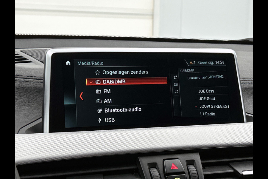 BMW X2 SDrive20i High Executive M-Sport (Dealer OndH, Navi, Camera, StoelV, Parkeerhulp, Etc)