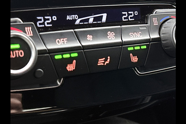 BMW X2 SDrive20i High Executive M-Sport (Dealer OndH, Navi, Camera, StoelV, Parkeerhulp, Etc)