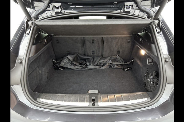 BMW X2 SDrive20i High Executive M-Sport (Dealer OndH, Navi, Camera, StoelV, Parkeerhulp, Etc)