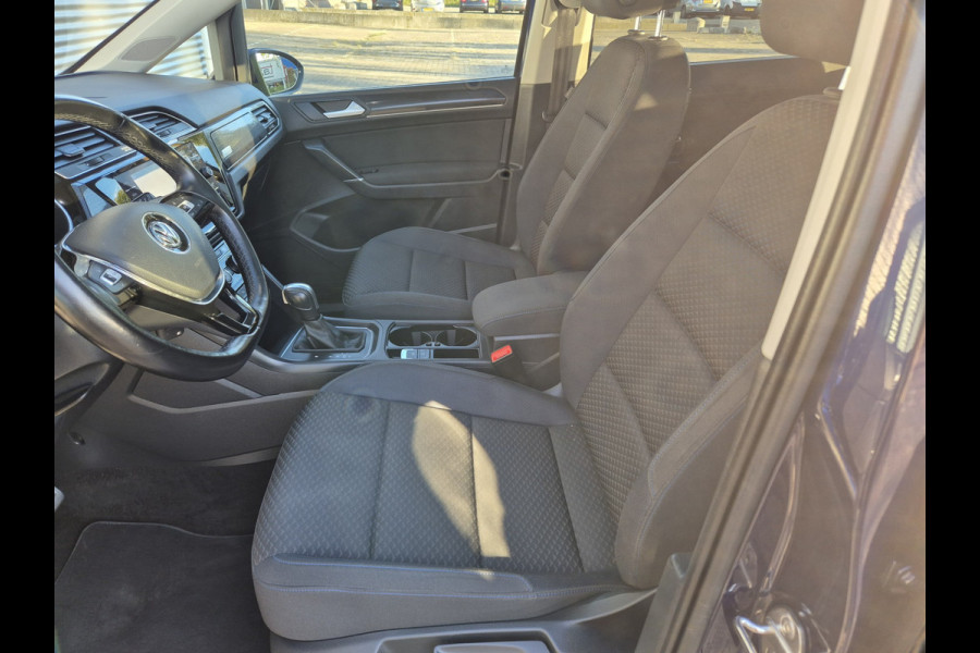 Volkswagen Touran 1.5 TSI Automaat Comfortline Business 7p LEd,Panorama,Nav/Camera