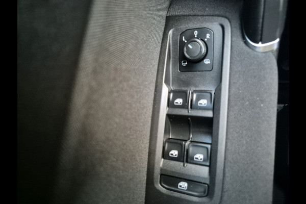 Volkswagen Touran 1.5 TSI Automaat Comfortline Business 7p LEd,Panorama,Nav/Camera