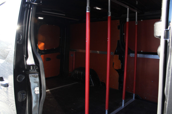 Renault Trafic 2.0 dCi 130 T30 L2H1 Work Edition 131pk - 2x Schuif - Trekhaak - LED - Cruise - Bluetooth - Airco - Rijklaar