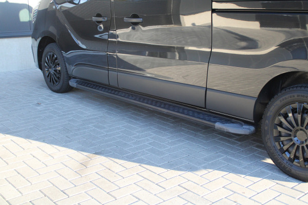 Renault Trafic 2.0 dCi 130 T30 L2H1 Work Edition 131pk - 2x Schuif - Trekhaak - LED - Cruise - Bluetooth - Airco - Rijklaar