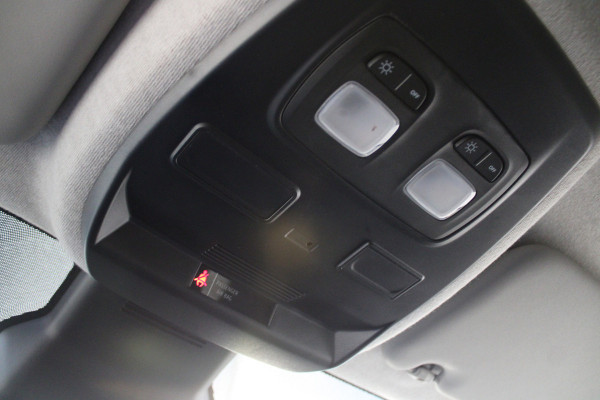 Renault Trafic 2.0 dCi 130 T30 L2H1 Work Edition 131pk - 2x Schuif - Trekhaak - LED - Cruise - Bluetooth - Airco - Rijklaar