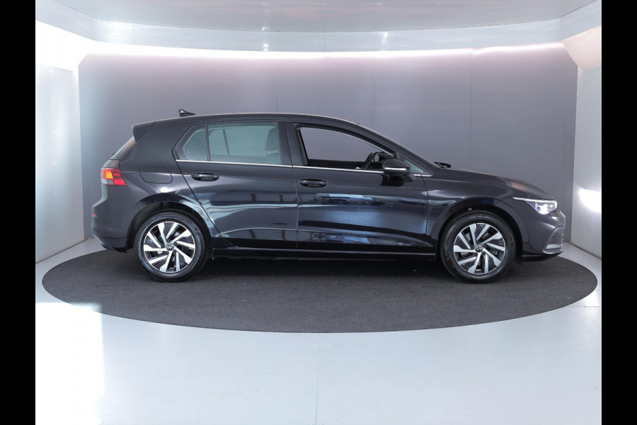 Volkswagen Golf 1.4 eHybrid Style 204 pk Automaat (DSG) | Navigatie | Parkeersensoren | Autom. airco (3 zones) | Stoelverwarming | LED koplampen |