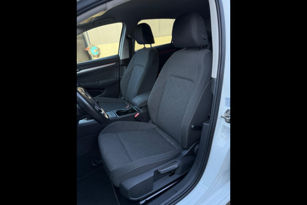 Volkswagen Golf 1.0 TSI Life CarPlay Camera LED