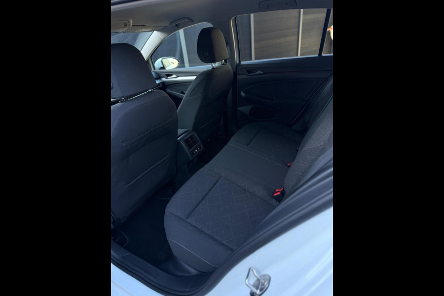 Volkswagen Golf 1.0 TSI Life CarPlay Camera LED