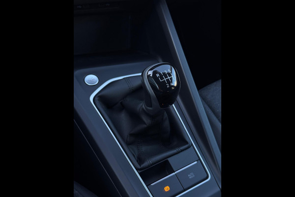 Volkswagen Golf 1.0 TSI Life CarPlay Camera LED