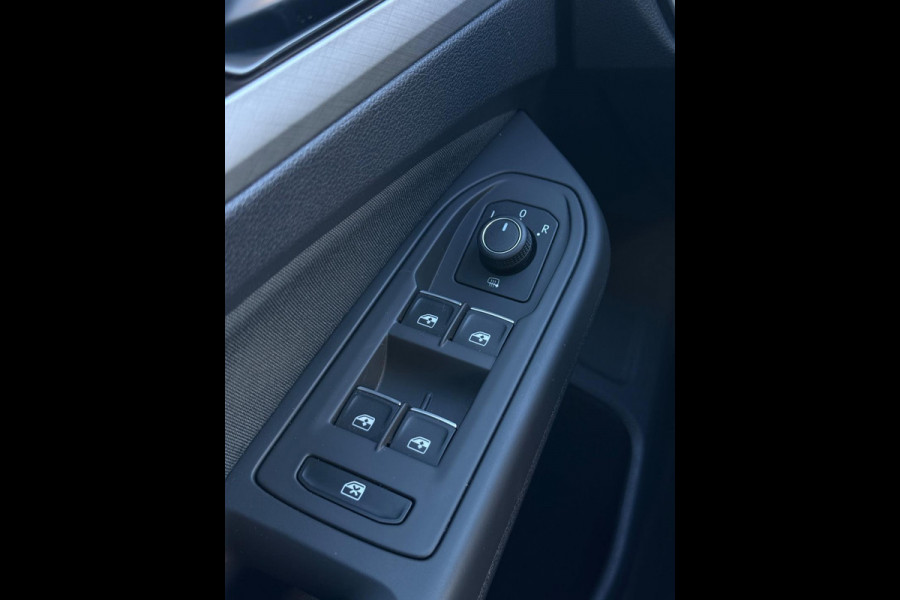 Volkswagen Golf 1.0 TSI Life CarPlay Camera LED