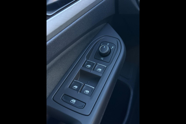 Volkswagen Golf 1.0 TSI Life CarPlay Camera LED