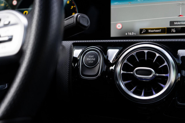 Mercedes-Benz A-Klasse 250 e AMG Pano / Camera / Sfeer