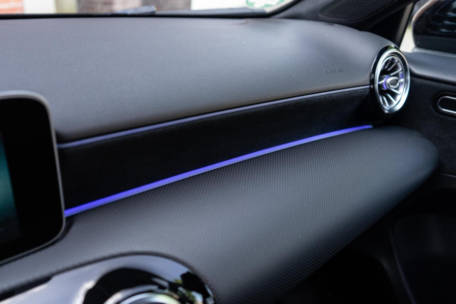 Mercedes-Benz A-Klasse 250 e AMG Pano / Camera / Sfeer