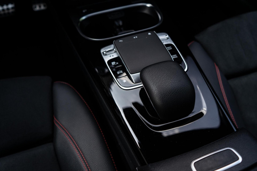 Mercedes-Benz A-Klasse 250 e AMG Pano / Camera / Sfeer