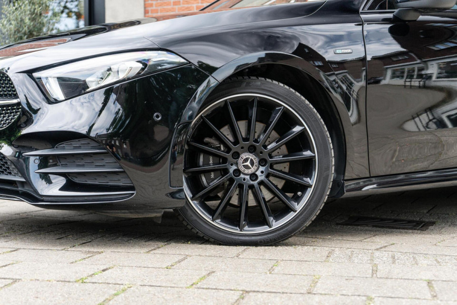 Mercedes-Benz A-Klasse 250 e AMG Pano / Camera / Sfeer