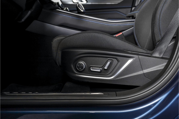 Lynk & Co 01 1.5 PHEV 261PK MY23 | Black Pakket | Donkere hemel | 360 Camera | 7.4 kWh boordlader | S/K-panodak | Adapt. Cruise | Memory | Elek. klep | LM 20" | 8516