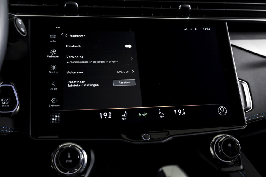 Lynk & Co 01 1.5 PHEV 261PK MY23 | Black Pakket | Donkere hemel | 360 Camera | 7.4 kWh boordlader | S/K-panodak | Adapt. Cruise | Memory | Elek. klep | LM 20" | 8516