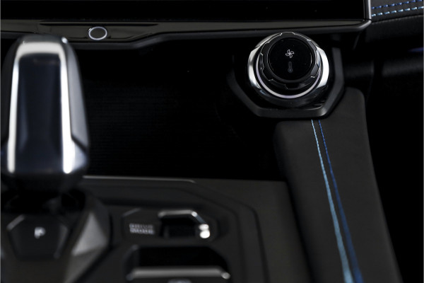 Lynk & Co 01 1.5 PHEV 261PK MY23 | Black Pakket | Donkere hemel | 360 Camera | 7.4 kWh boordlader | S/K-panodak | Adapt. Cruise | Memory | Elek. klep | LM 20" | 8516