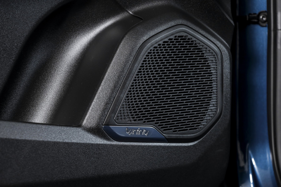 Lynk & Co 01 1.5 PHEV 261PK MY23 | Black Pakket | Donkere hemel | 360 Camera | 7.4 kWh boordlader | S/K-panodak | Adapt. Cruise | Memory | Elek. klep | LM 20" | 8516