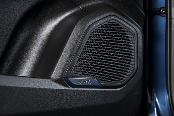 Lynk & Co 01 1.5 PHEV 261PK MY23 | Black Pakket | Donkere hemel | 360 Camera | 7.4 kWh boordlader | S/K-panodak | Adapt. Cruise | Memory | Elek. klep | LM 20" | 8516