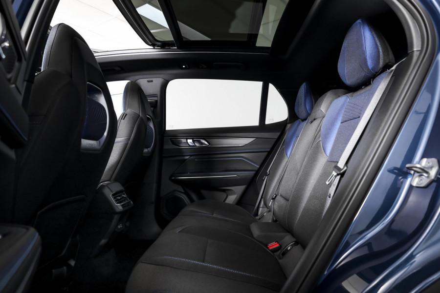 Lynk & Co 01 1.5 PHEV 261PK MY23 | Black Pakket | Donkere hemel | 360 Camera | 7.4 kWh boordlader | S/K-panodak | Adapt. Cruise | Memory | Elek. klep | LM 20" | 8516