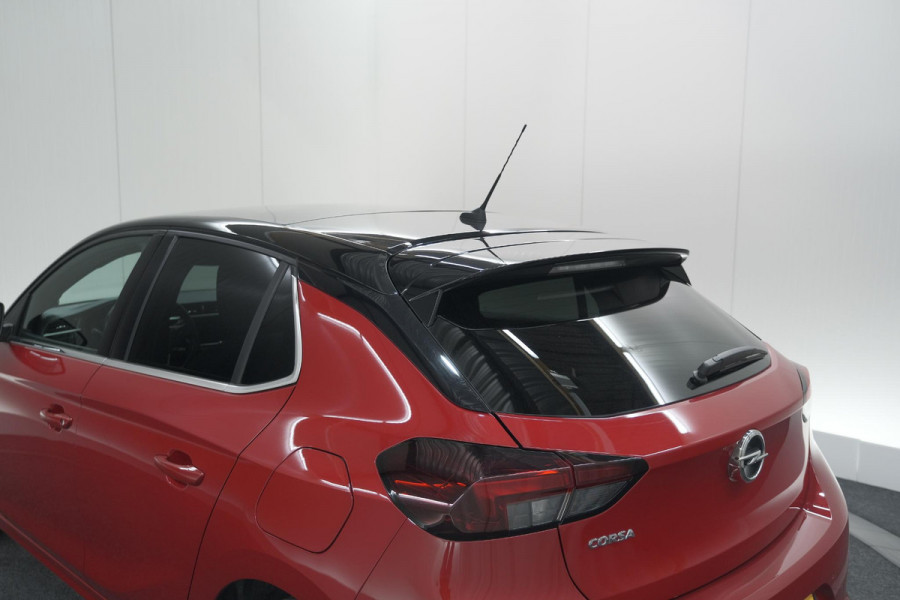 Opel Corsa 1.2 Turbo 100 Ultimate | Panoramadak | Camera | Dodehoekdetectie | Apple Carplay