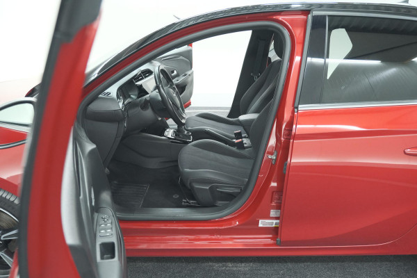 Opel Corsa 1.2 Turbo 100 Ultimate | Panoramadak | Camera | Dodehoekdetectie | Apple Carplay
