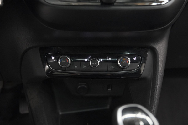 Opel Corsa 1.2 Turbo 100 Ultimate | Panoramadak | Camera | Dodehoekdetectie | Apple Carplay