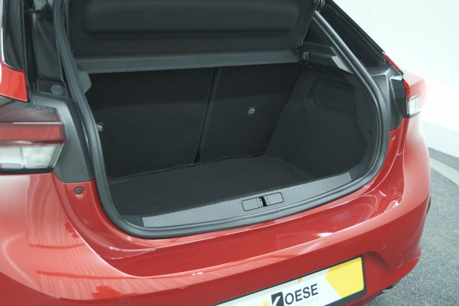 Opel Corsa 1.2 Turbo 100 Ultimate | Panoramadak | Camera | Dodehoekdetectie | Apple Carplay