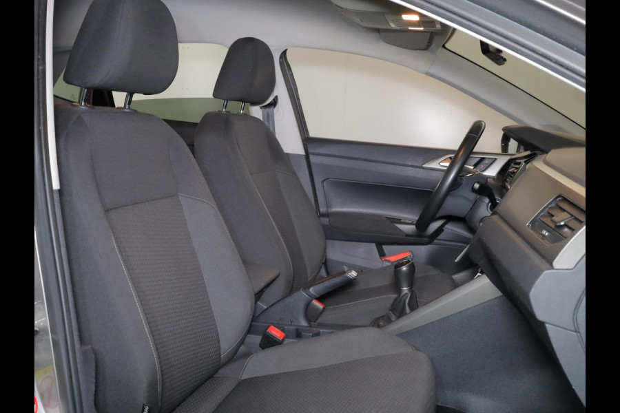 Volkswagen Polo 1.0 TSI R-Line Edition 95 pk | Navigatie | Parkeersensoren | Adaptieve cruise control | Apple Carplay/Android Auto |