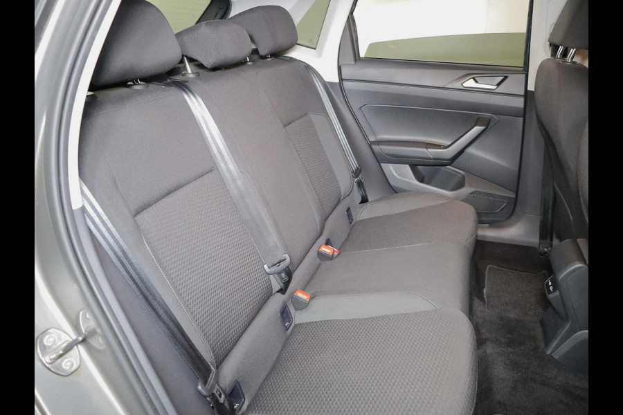 Volkswagen Polo 1.0 TSI R-Line Edition 95 pk | Navigatie | Parkeersensoren | Adaptieve cruise control | Apple Carplay/Android Auto |