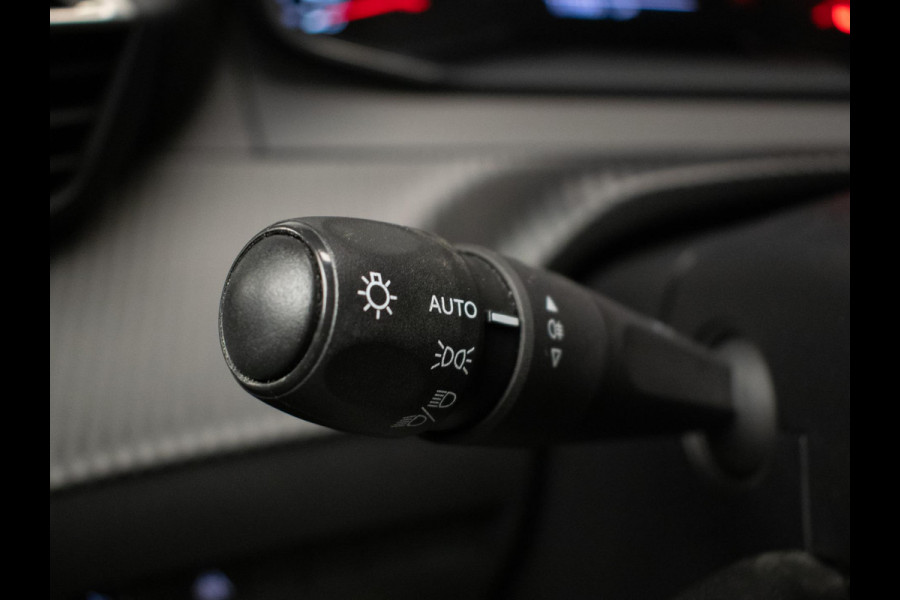 Peugeot 208 1.2 PureTech Allure Sport NL AUTO (APPLE CARPLAY,NAVI,CRUISE,PDC,CLIMATE,LED,WHITE EDITION,SPORTSTOELEN,NETTE STAAT)